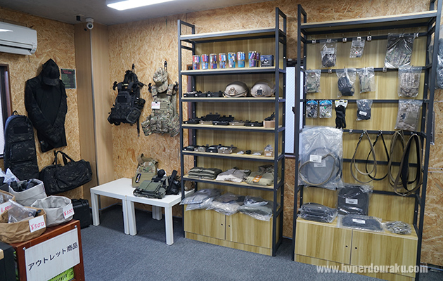 ヘルメットやウェア類