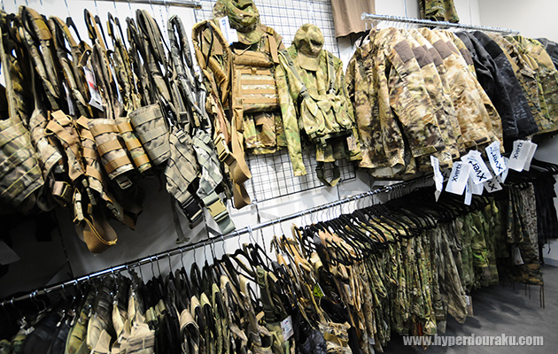 迷彩服やチェストリグ