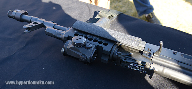 Midwest Industries製のアルミ製ユニバーサルハンドガード