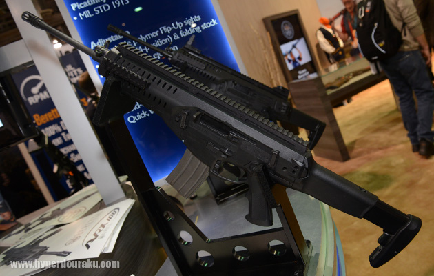 レシーバーは樹脂製