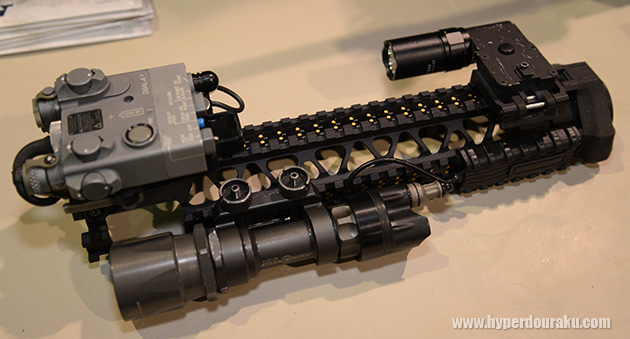 将来的には専用のエイミングデバイスなどが装着