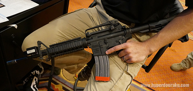 射撃時にリアルな反動を発生