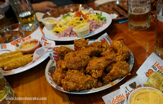 HOOTERS