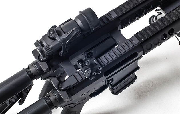 レシーバーがブリッジで繋がっている