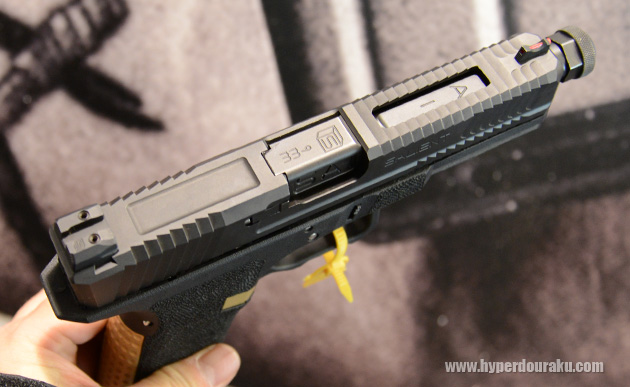 BLUのスライドトップ