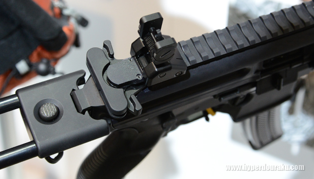 チャージングハンドル周り