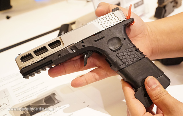 拳銃に早変わり