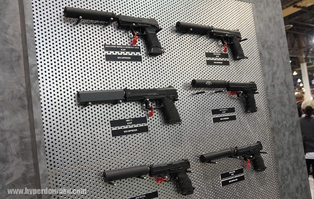 各社サプレッサーを装着