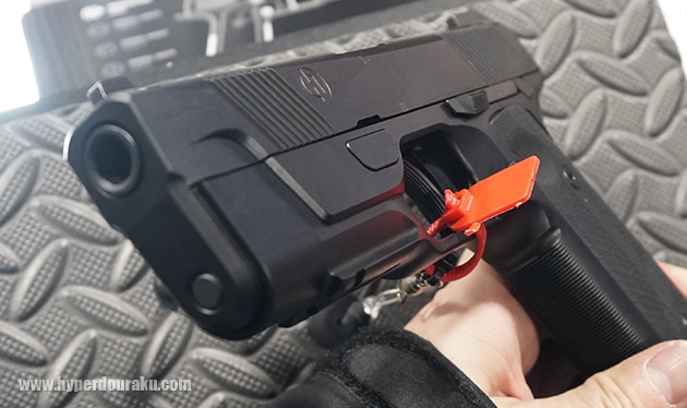 リコイルを抑制