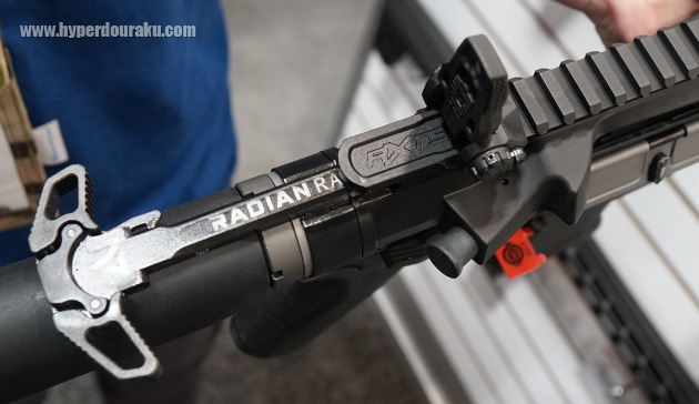 RADIANのRAPTORチャージングハンドル