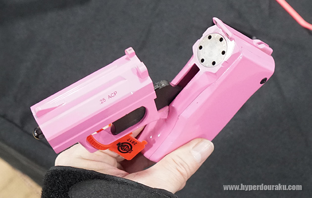 1回トリガーを引くと2発の弾が同時に発射