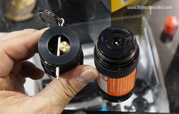 ガスの力でフィルムを破って