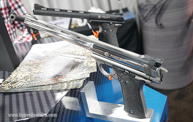 シルバーやブラックモデル