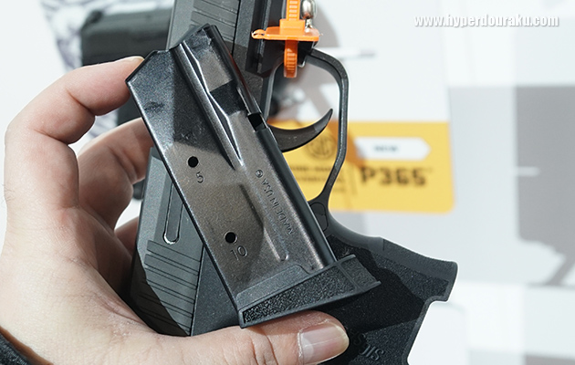 マガジン装弾数は10発