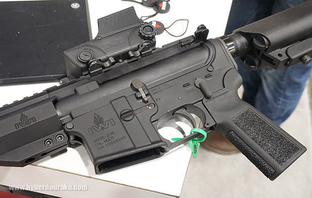 B5 SYSTEMSのグリップ