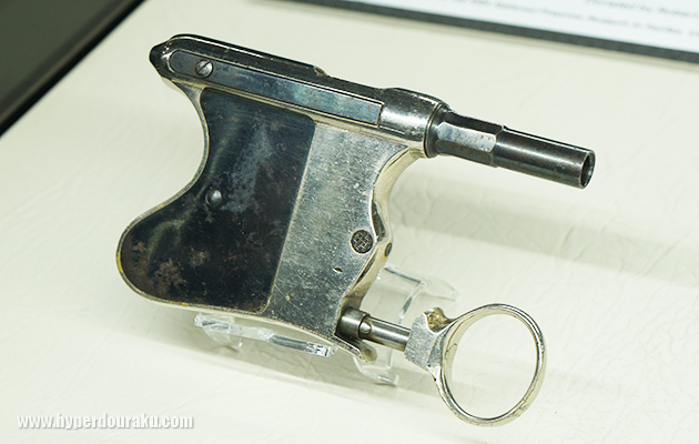 TRABUZIO RING SQUEEZER PALM PISTOL