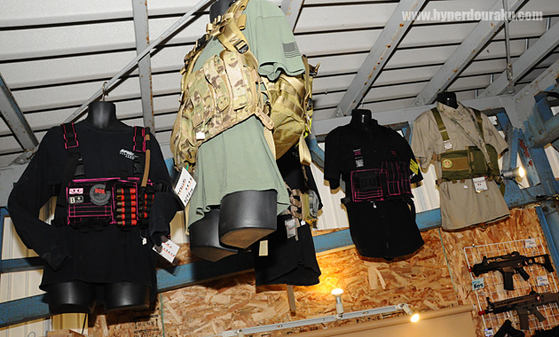 DEAD ONのグローブやSOEのチェストリグ