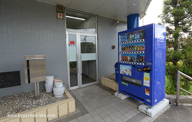 店舗とは別の入口