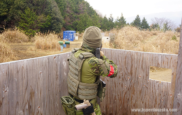 2階より奥の塀と交戦