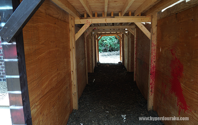 十字状のトンネル構造