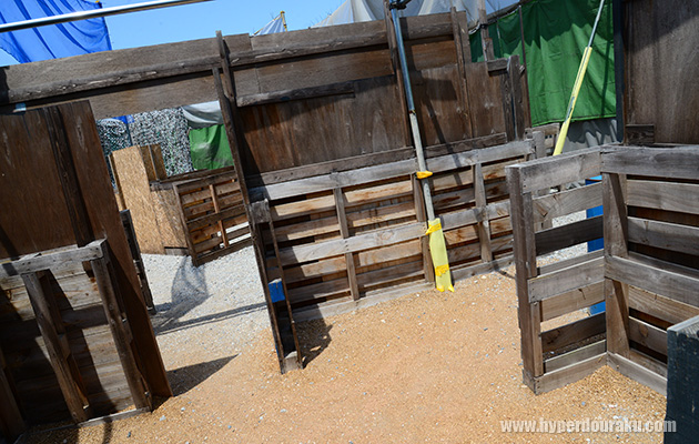 パレット隙間から狙い撃たれ