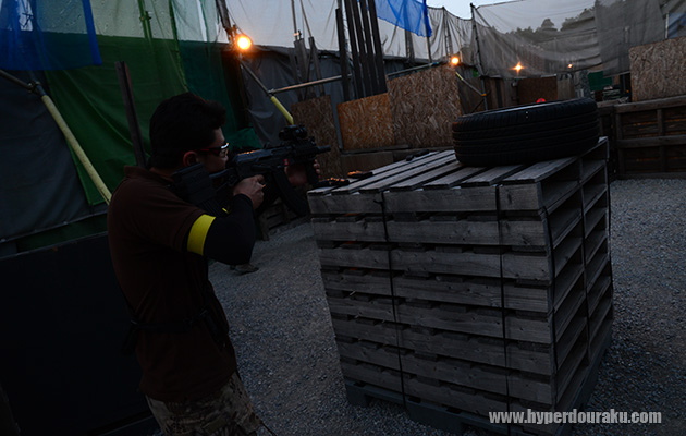 フィールドには照明設備も