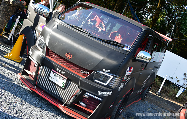 厳ついハイエース