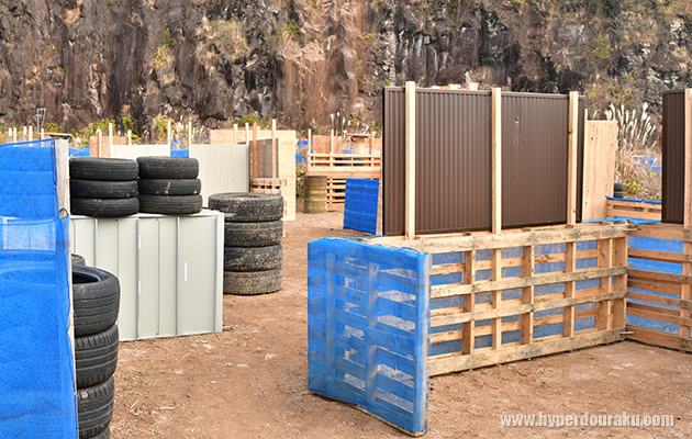 低めのバリケード