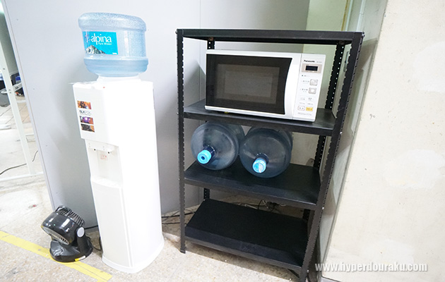 電子レンジと熱湯が出るウォーターサーバー