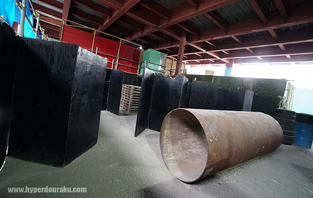 一階部はフラットなコンクリート地面