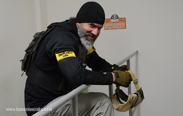 さあ、君もクリス・コスタと一緒にサバゲーしよう