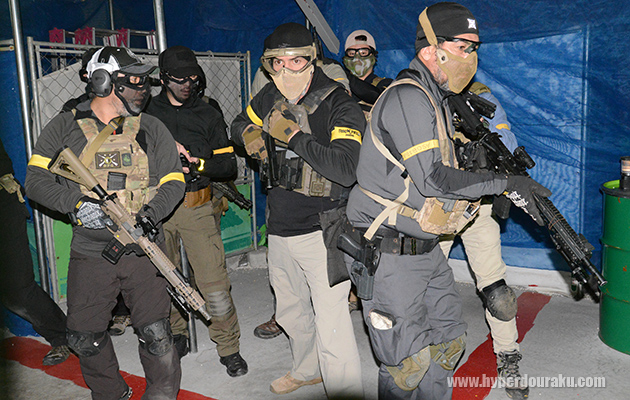 赤黄両チームに交代で参加