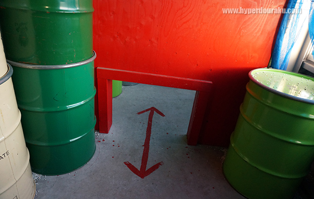 潜り抜けられる穴