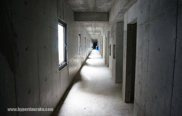 長い通路と、各小部屋で構成