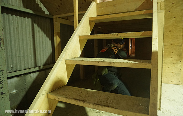 階段の隙間も空いている