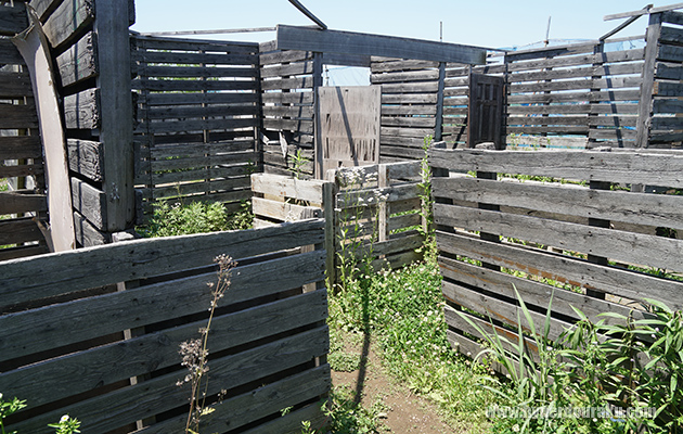 建物には隙間がある