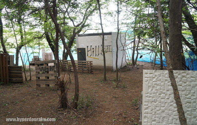 フィールド奥側