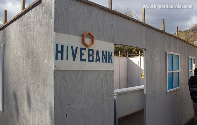 バリケード類は手が込んで