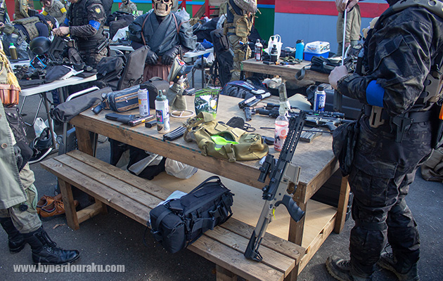 テーブルは大きく