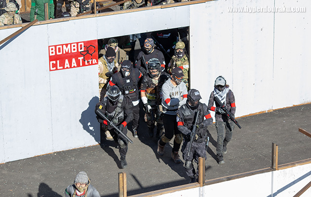 人数は20対20ほどがちょうど