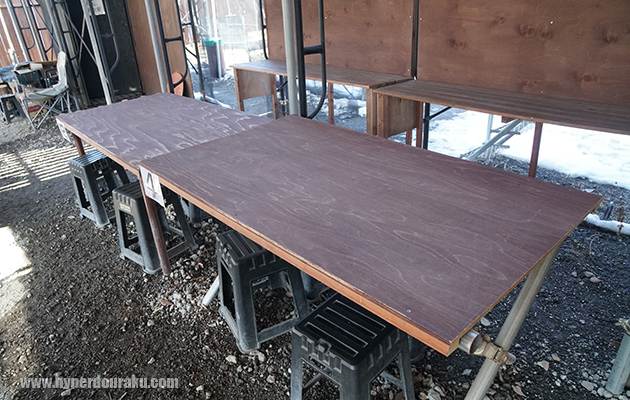 テーブルとイス