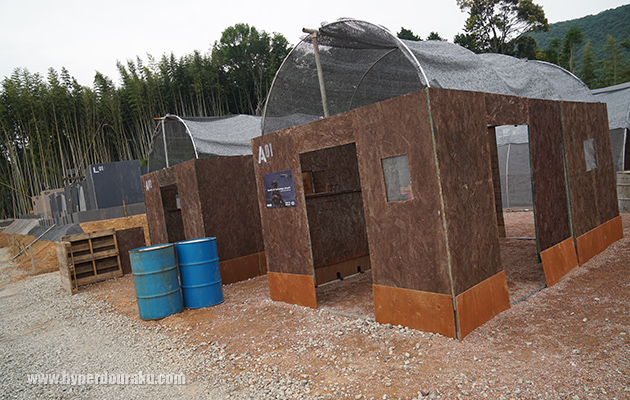 司令部のような建物