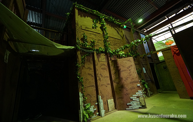 廃墟区奥の建物