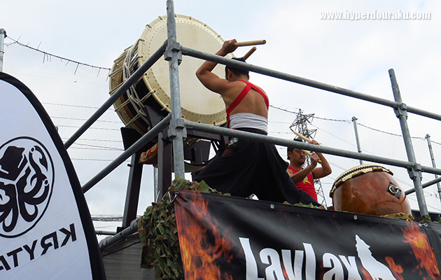 和太鼓の勇猛な演奏