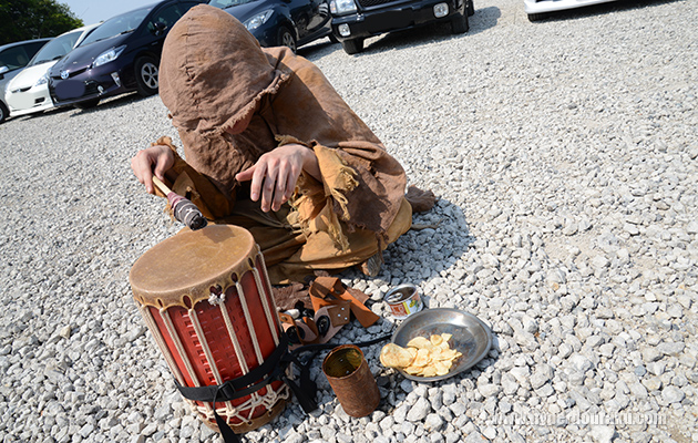 ひっそりと食事
