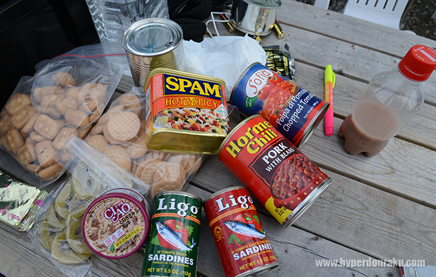 ランチは缶詰やクラッカー