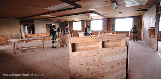 広いインドアフィールド