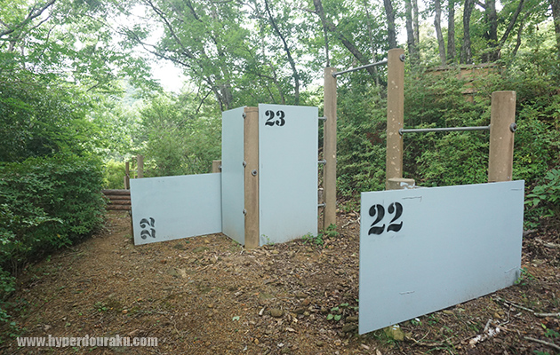 遊具を活用したバリケード