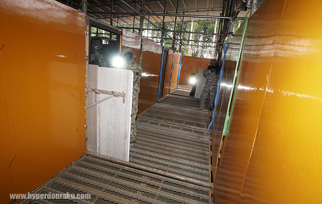 十字に通った通路