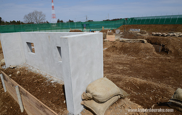 トーチカの裏側